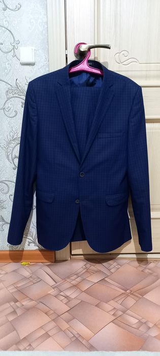 Продам костюм. Продам костюм