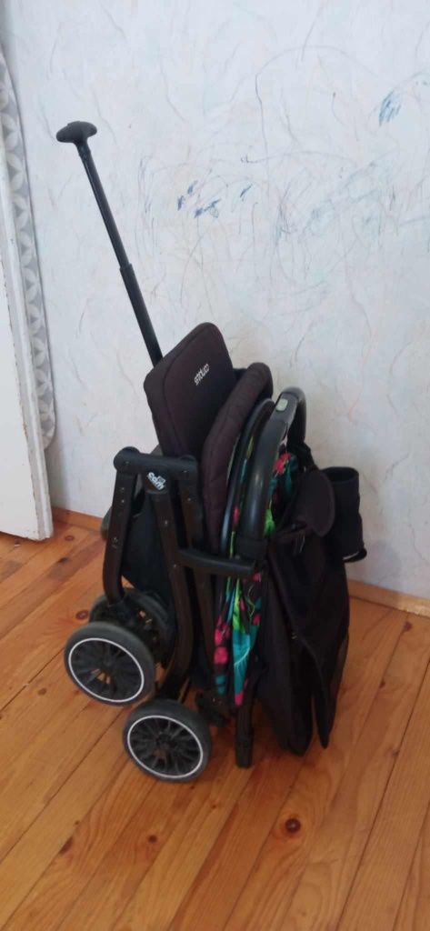 Детска количка CAM COMPASS + ПОДАРЪЦИ ( зимен чувал, органайзер и д-р)