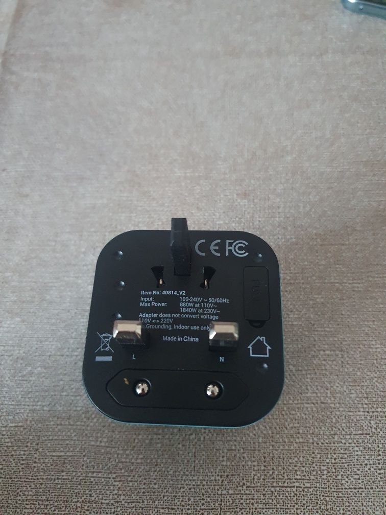 Adaptor  universal Kwmobile