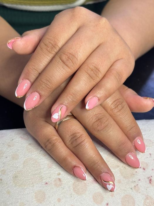 Красивый маникюр и наращивание ресниц в ШИЕЛИ по доступным ценам