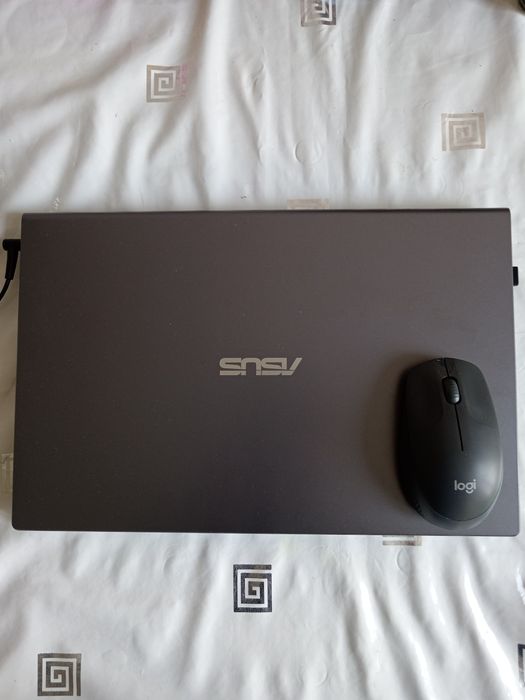 Ноутбук в отличьном состоянии Asus