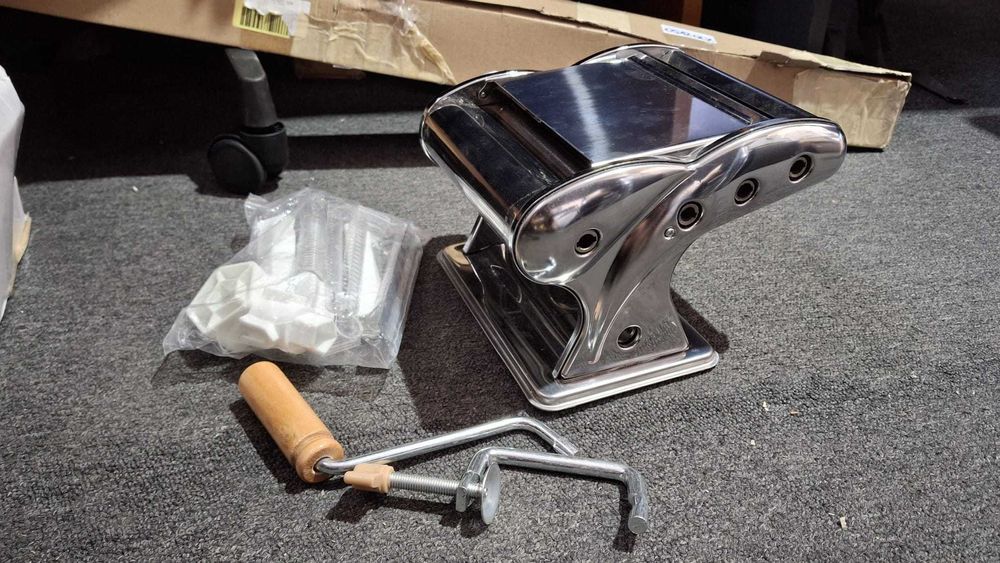 Masina de paste manuala CRANEVIEW, inox, maner lemn, 3 taietori