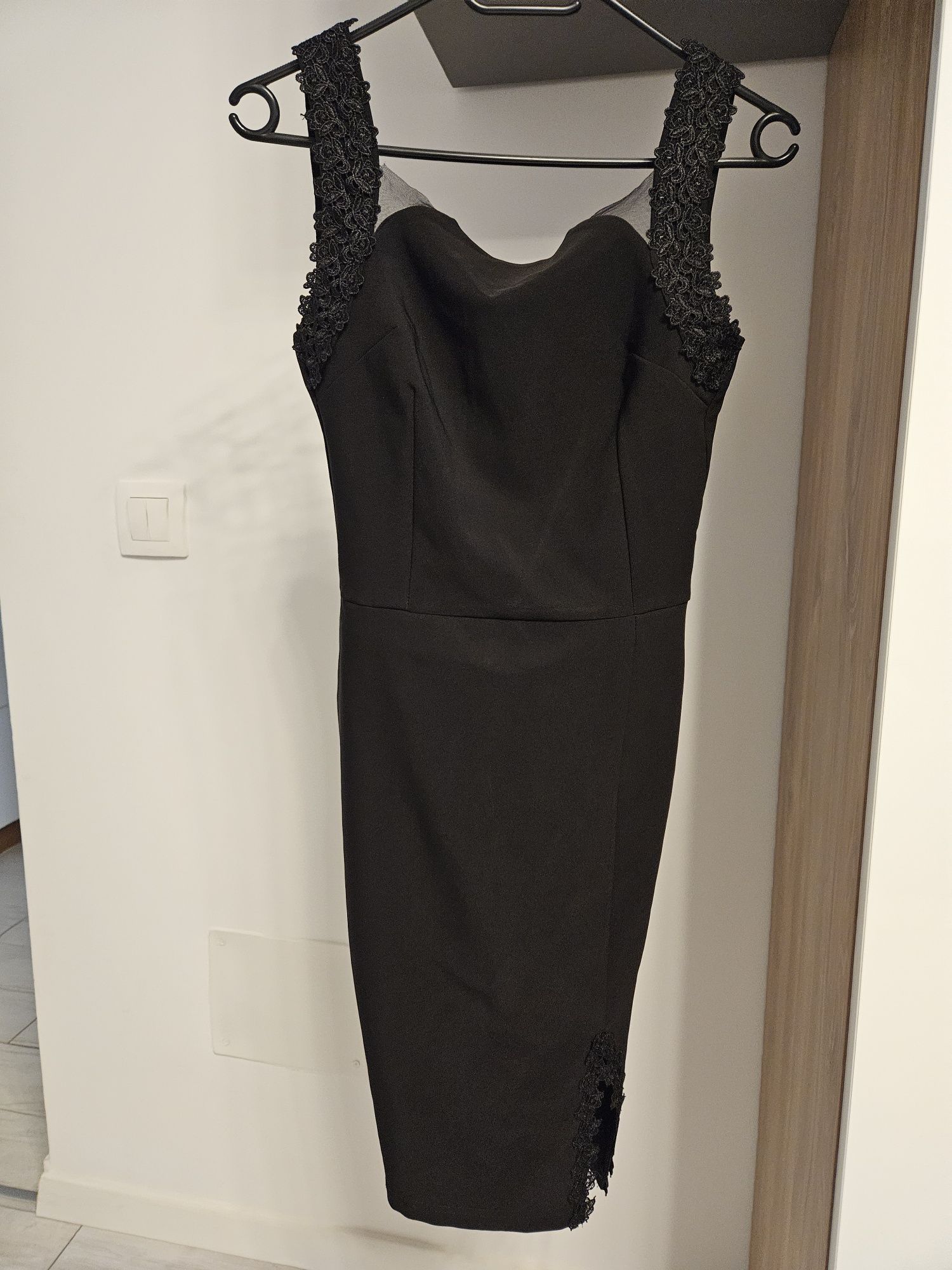 Rochie neagra eleganta