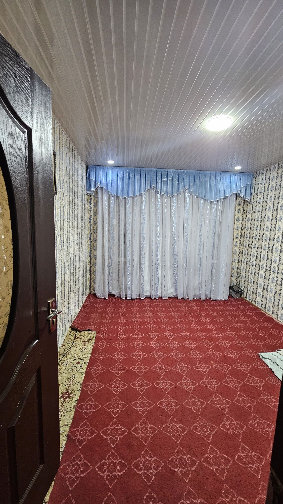 Квартира Чарвак дуслик махаласи 3 хоналий 3 этаж 48дом 7 кв Бочка 1 км