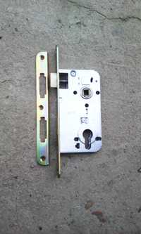 Брава за врата и секретна ключалка / патрон за брава