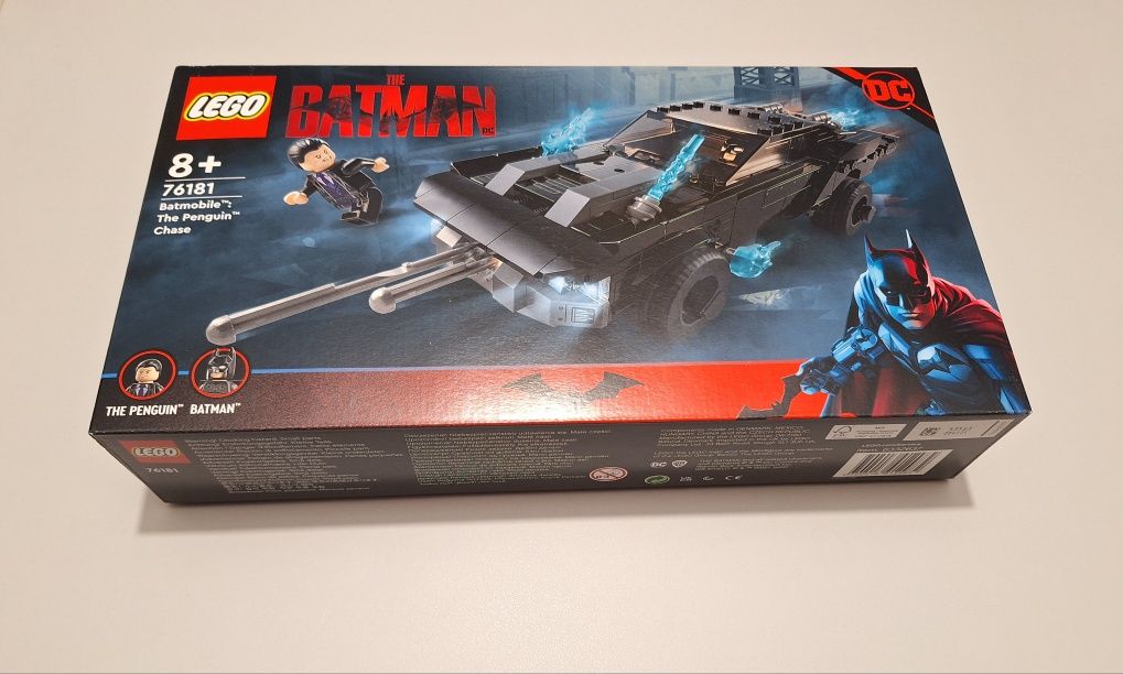 LEGO 76181 Batmobile: Urmarirea lui Penguin