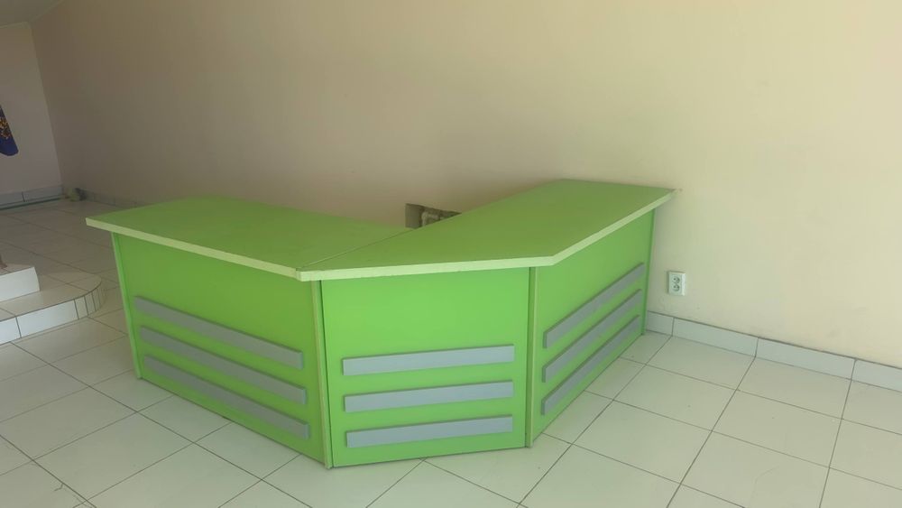 1.90/2.00 ресепшн стол 
900.000 сум