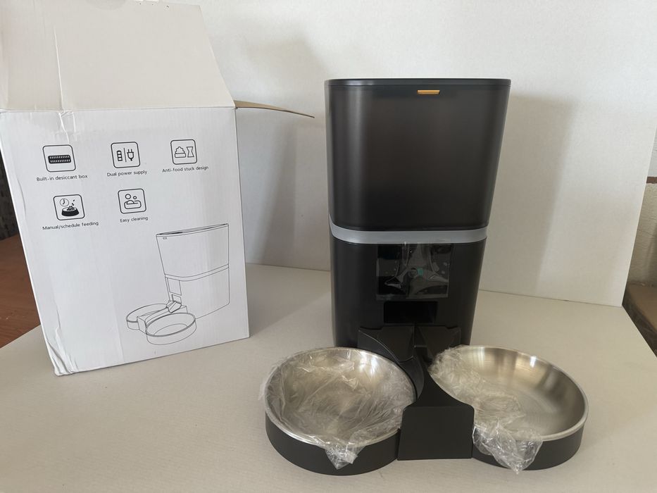 Hranitor automat câini/pisici 6L cu cameră video/aplicație pe telefon.