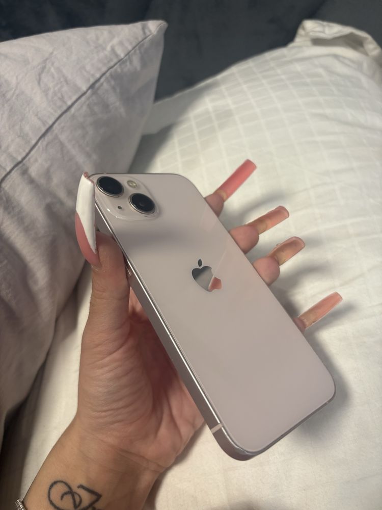 телефон iphone 13
