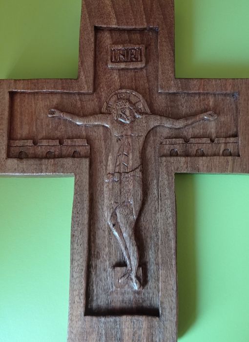 Cruce sculptata manual