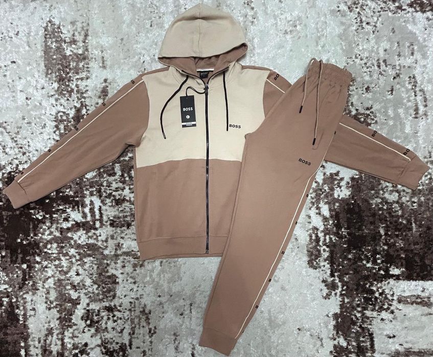 Vând compleu nou de bărbați Boss