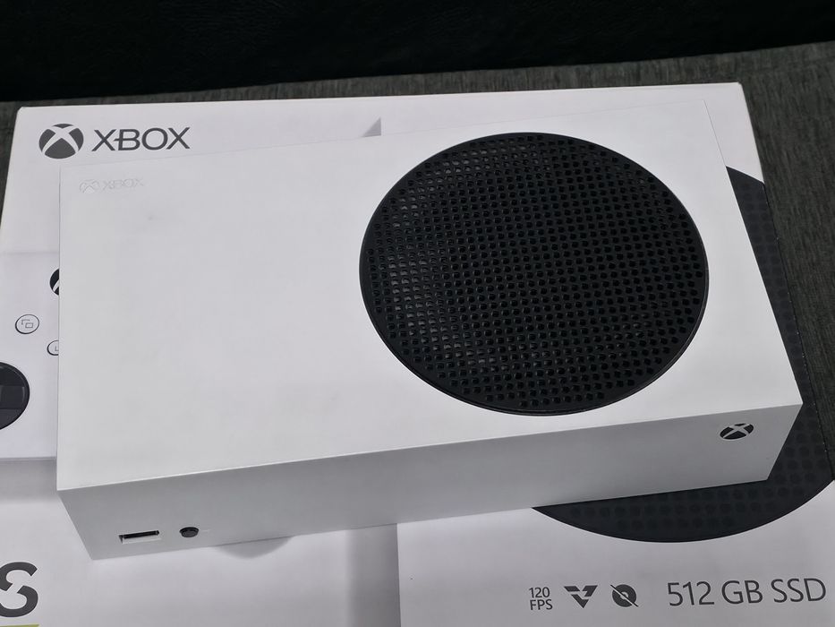 КАТО НОВ 512GB XBOX series S + controller Гаранция JAR computers 2024