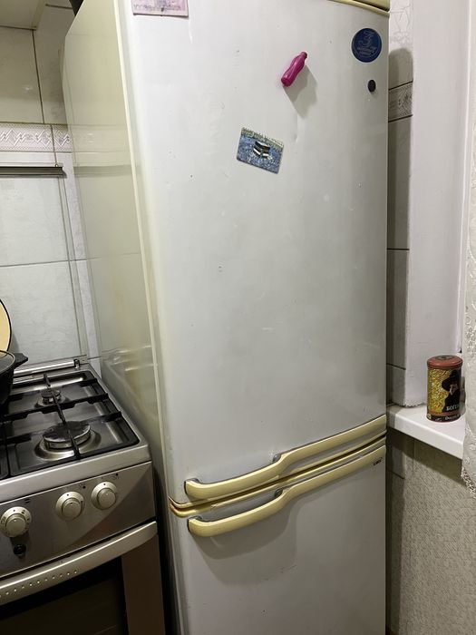 Продам холодильник Samsung