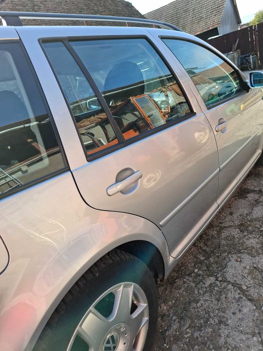 Vand bora 2001. 1.6 benzina