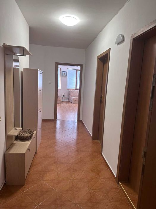 Дава се под наем Тристаен апартамент в Бургас, Център - 110 кв.м за 382.5 € - Снимка #6