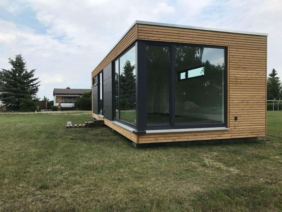 Container modular cu vitrina de sticla