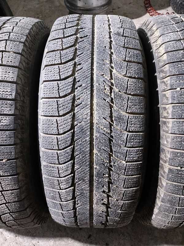 Шины 275/65 R17 - "Michelin Latitude X-Ice" (Канада), зимние.