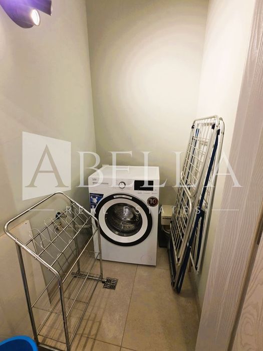 Дава се под наем Тристаен апартамент в София, Изток - 150 кв.м за 1500 € - Снимка #11