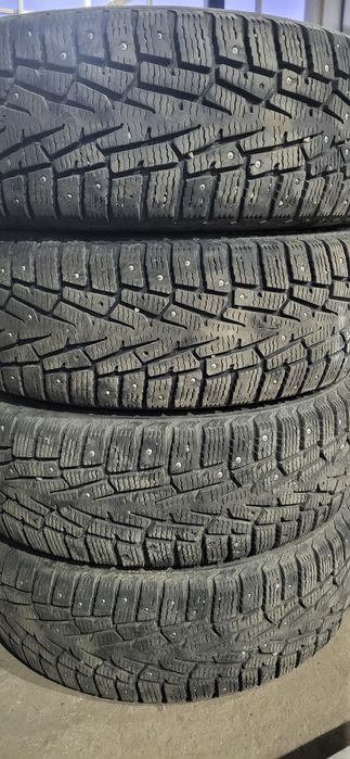 Продам комплект резины 205/65R15
