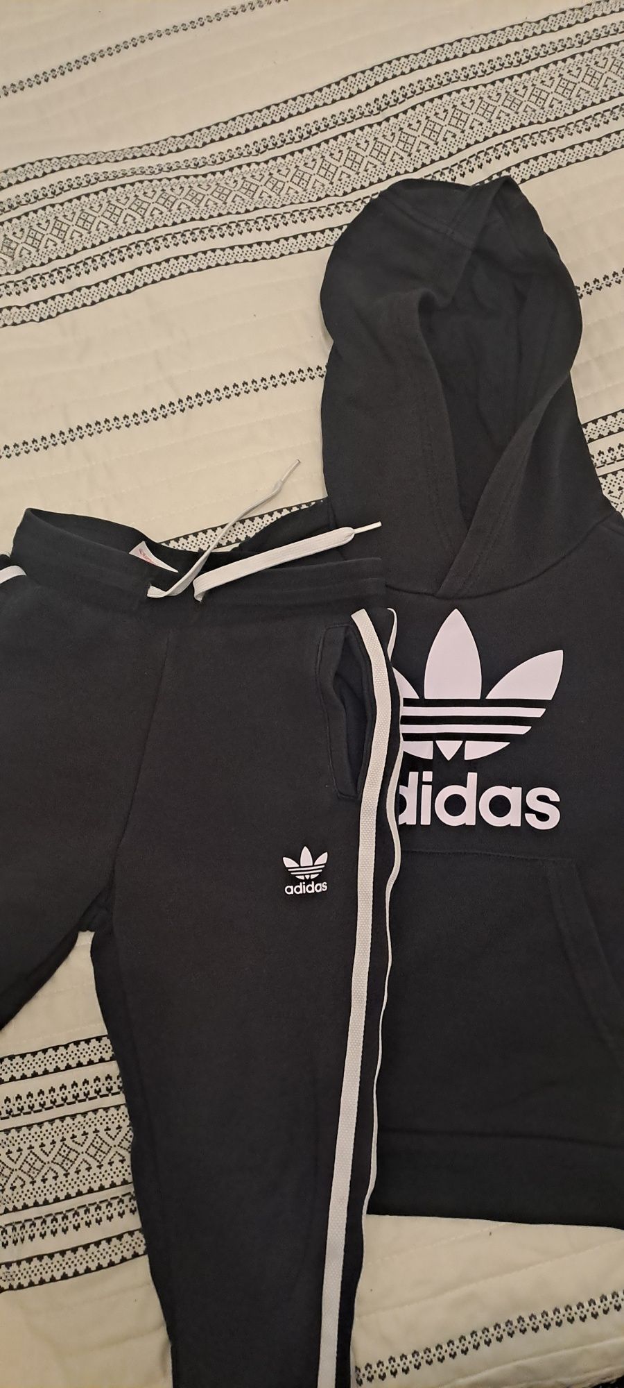 Pulover adidas 5 6 ani