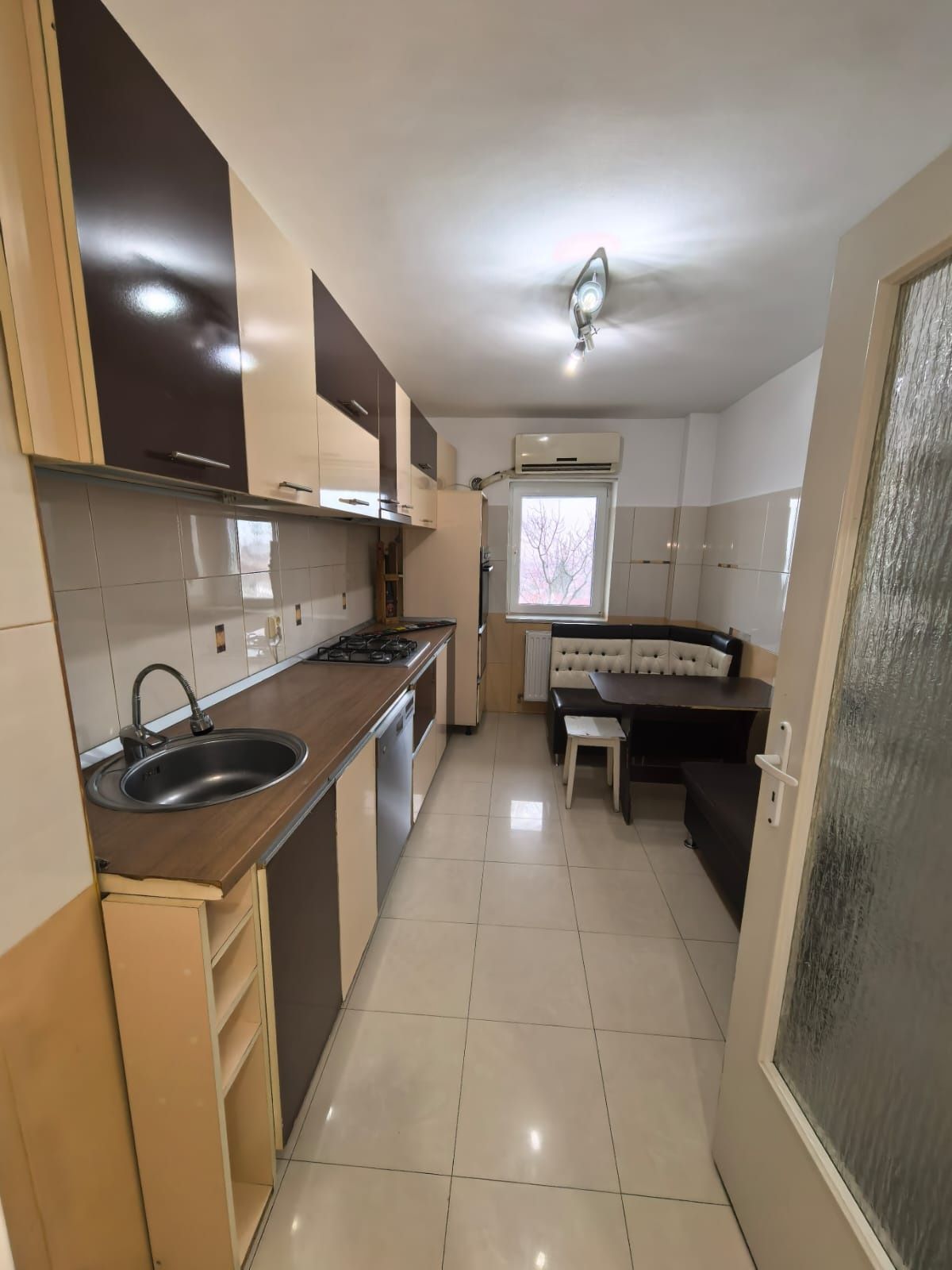 Vând Apartament Central, Modern, în Bloc Nou, Utilat,Persoană Fizica!