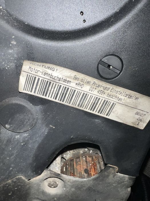 Vând motor 1.6 / 8 valve, cod AYD, dat jos de pe VW New Beetle.