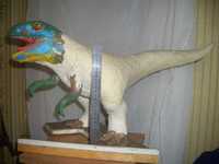 Авторская скульптура динозавра