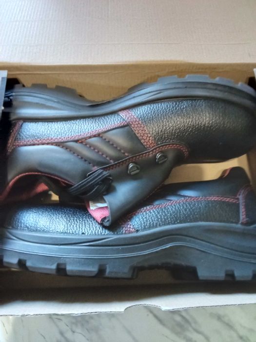 Чисто нови обувки Дот тази година 45н