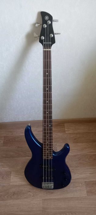 Бас гитара Yamaha TRBX174 синяя