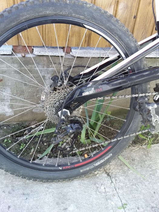 Bicicleta full suspension