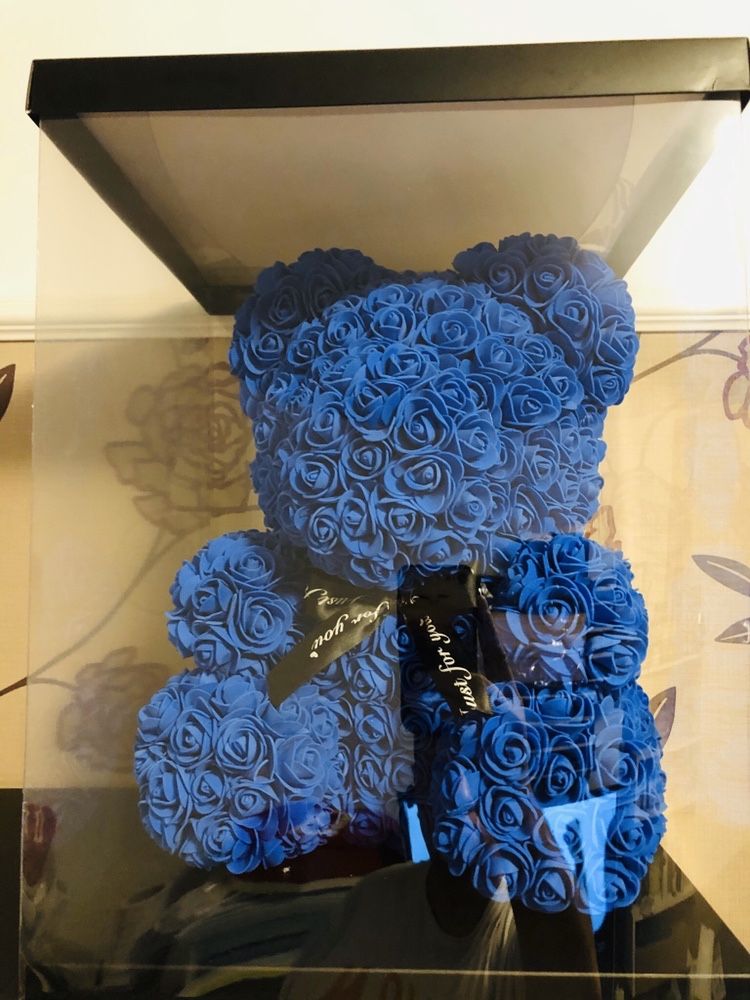 Ursulet albastru din trandafiri de spuma de 40 cm 170 lei