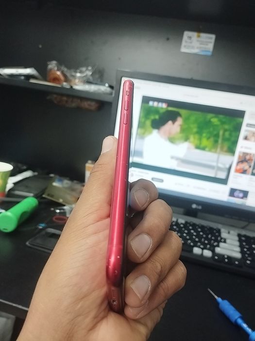 Iphone 11 64GB Red product