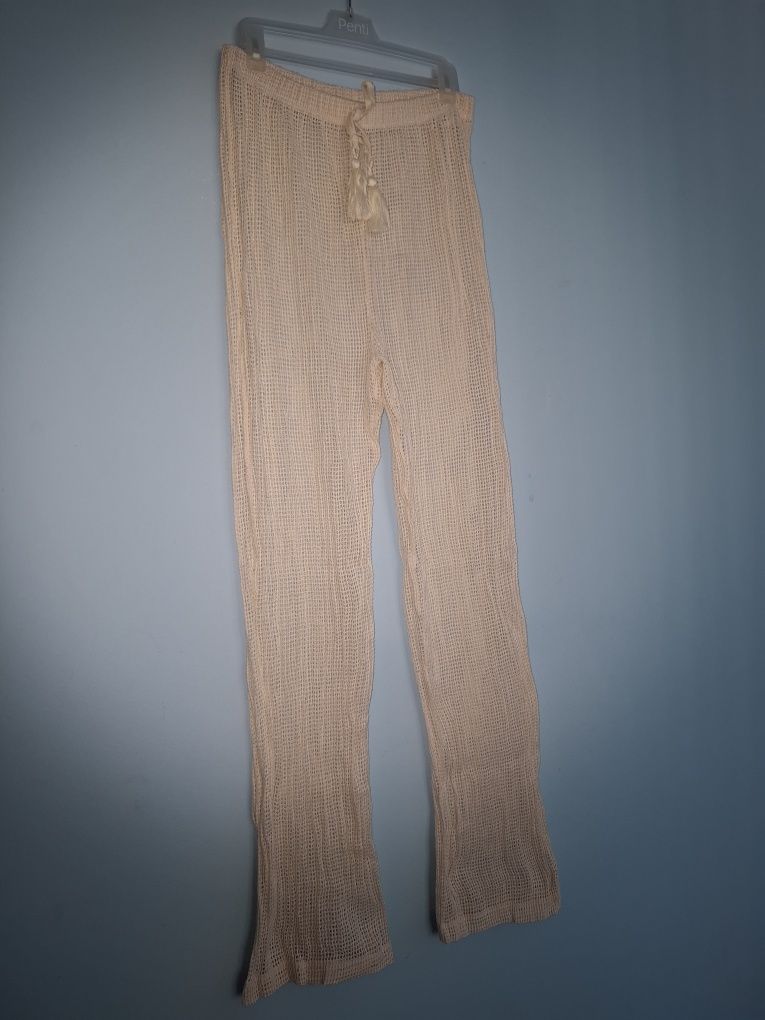 Pantaloni plaja perforati