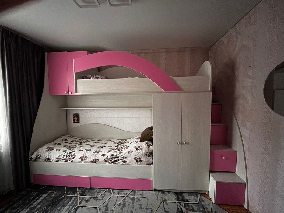 Продам кровать, детскую, двуспальную.