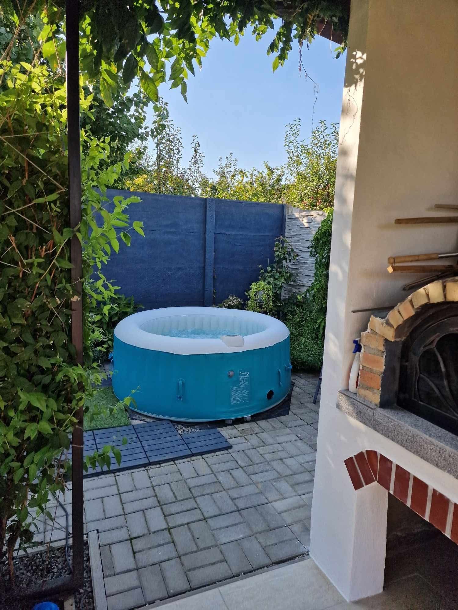 Vând jacuzzi gonflabil cu bule