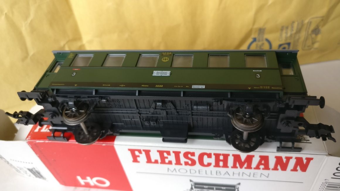 Fleischmann 5003 vagon călători H0, 1:87