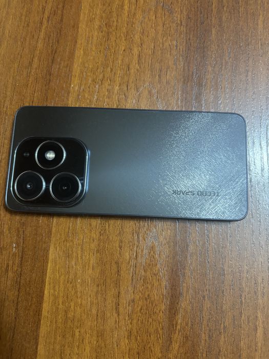 Продам Tecno spark 20