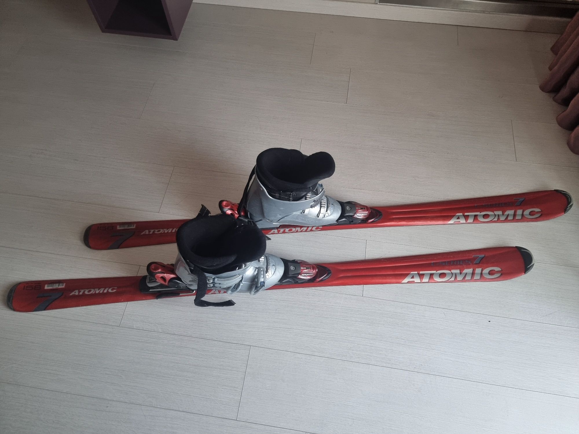 Vând schiuri Atomic 158cm si clăpari Nordica 30.0mm