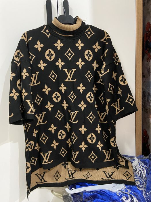 кофталар сатылады, барлыгы бирге 15мынга берип жиберемин