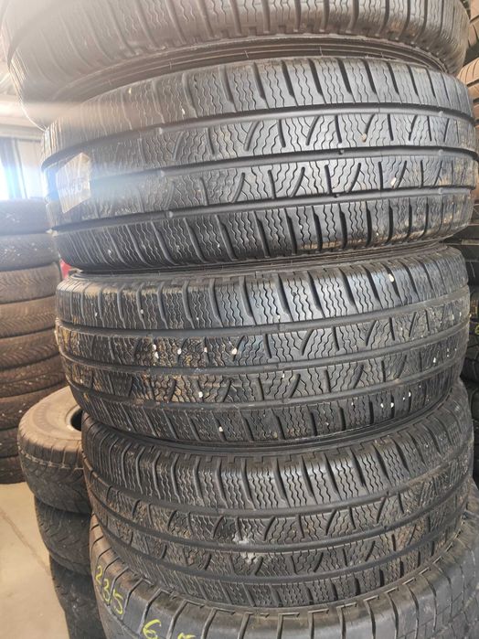 4бр.зимни гуми 215/65/16C Pirelli