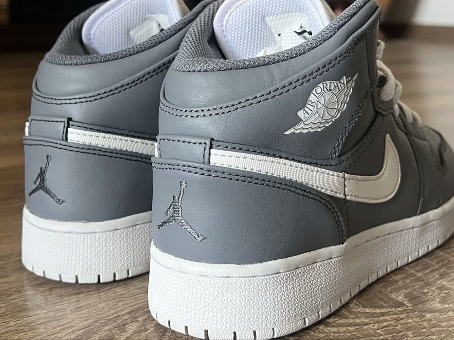 Air Jordan 1 Mid Cool Grey… produs original