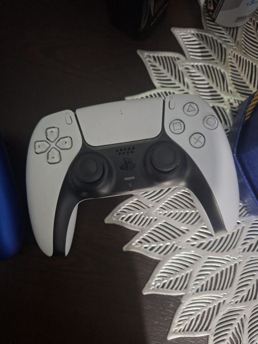 Vând ps5 +2 manete +jocuri