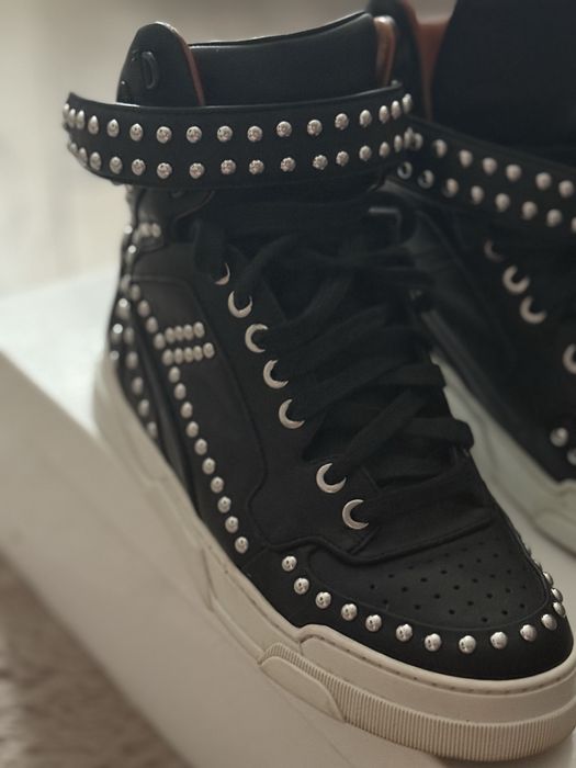 Vand ghete dama Givenchy originale