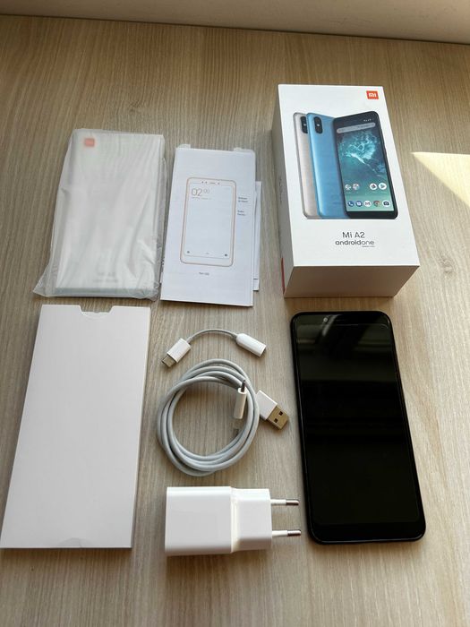 Продавам Xiaomi Mi A2 за ремонт или за части