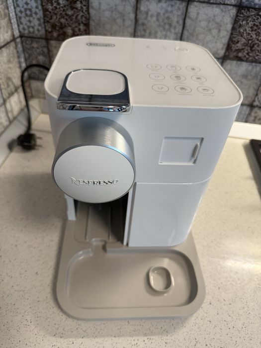 Espressor cu capsule Nespresso by De'Longhi Gran Lattissima, 19 bar