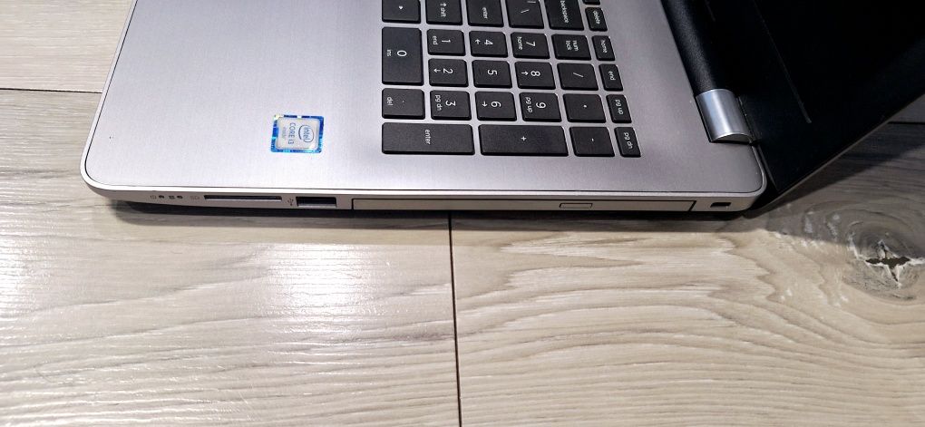 Hp 250 G6-i3 6006u/8гб/128гб ссд