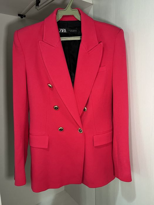 Пиджак в цвете фуксия от Zara