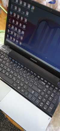 Ноутбук Samsung NP300E5A 15.6"