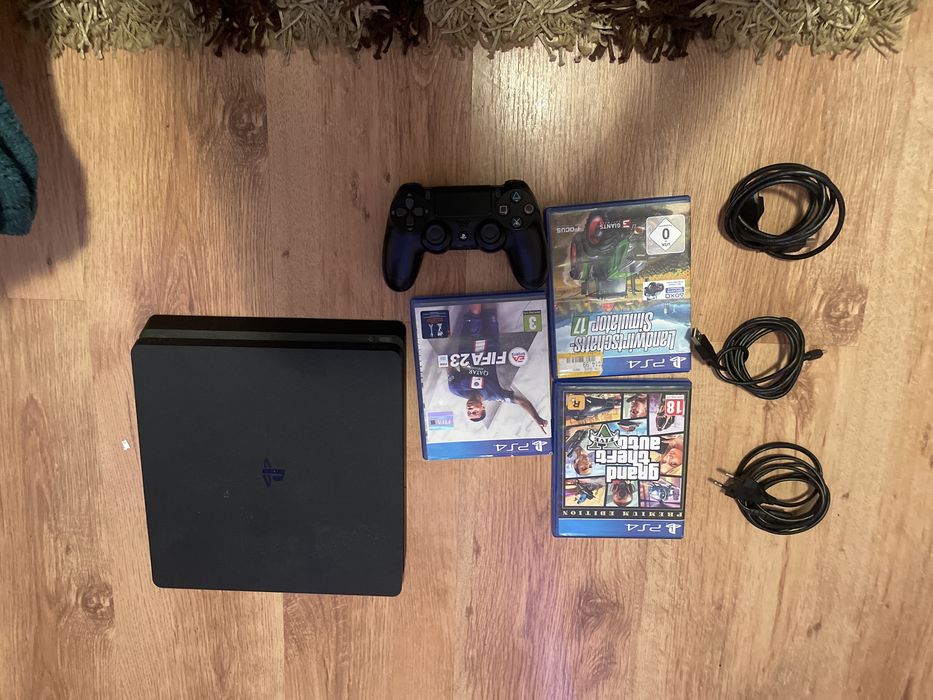 Play station 4 slim