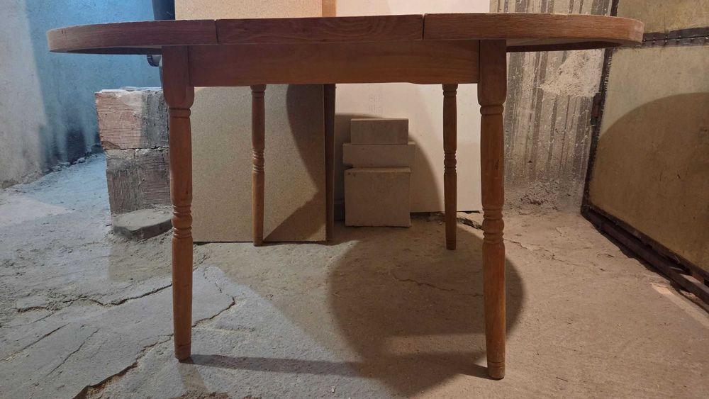 Маса кръгла разтегаема